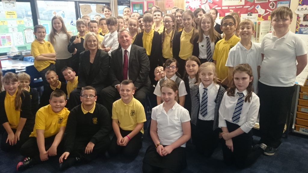 Tricia Marwick and Alex Rowley with Primary seven pupils.