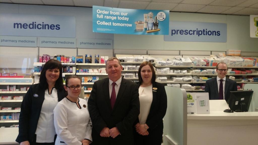 Alex Rowley meeting up with Boots staff in Cowdenbeath